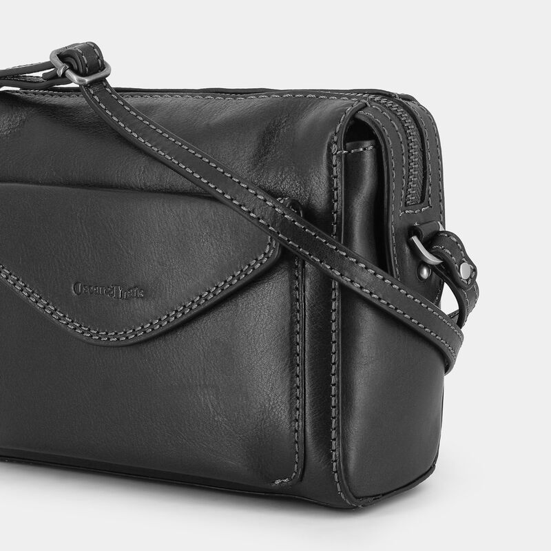 I25 da OSCAR&T ET | 07 BP NERO I25 OSCAR&THAIS