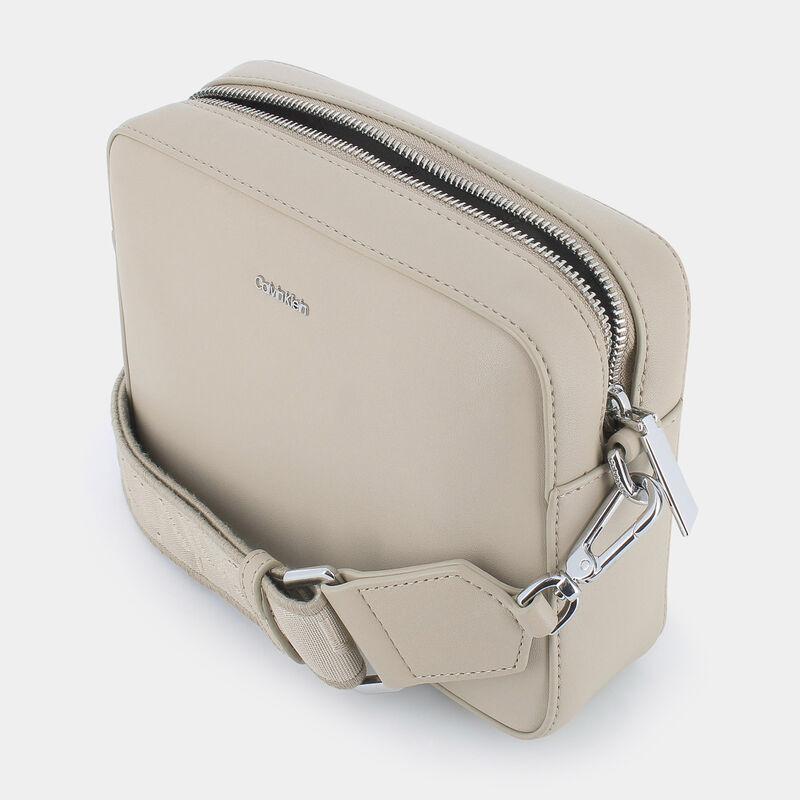 W75 CK MUST CROCKER E25 da CALVIN  13145 | null CALVIN KLEIN