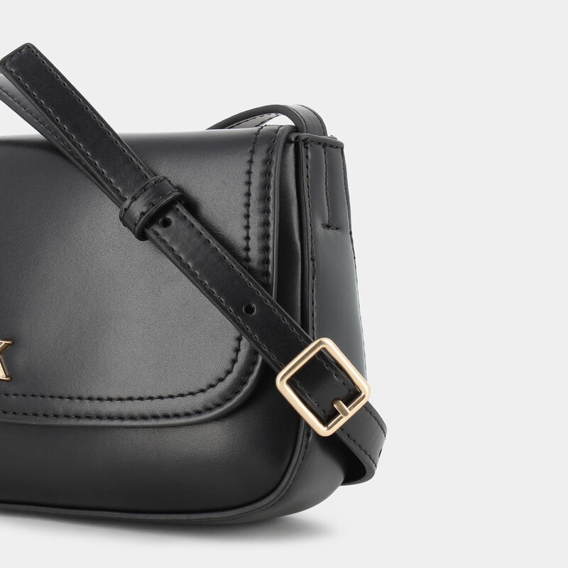 UB1 CK FLAP BLACK E26 da CALVIN  3421G | null CALVIN KLEIN