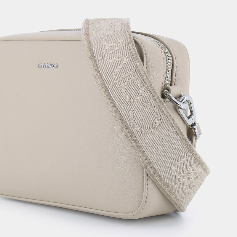 W75 CK MUST CROCKER E25 da CALVIN  13145 | null CALVIN KLEIN